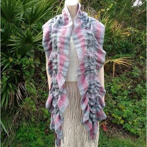 NWOT Gorgeous Bunched Gray & Pink Plaid Scarf Wrap with Fringe